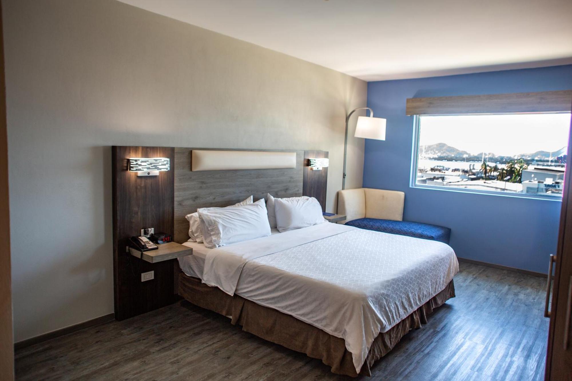 Holiday Inn Express Manzanillo, An Ihg Hotel Dış mekan fotoğraf