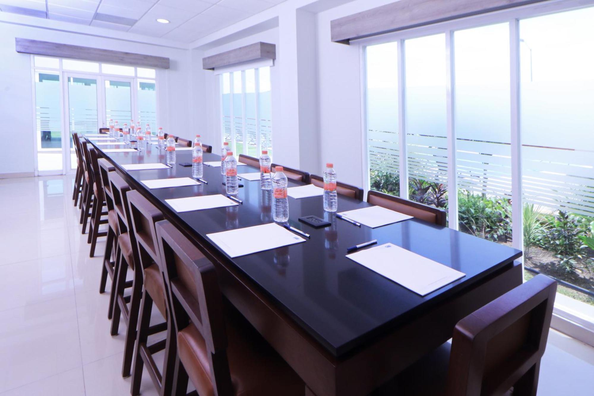 Holiday Inn Express Manzanillo By Ihg Dış mekan fotoğraf