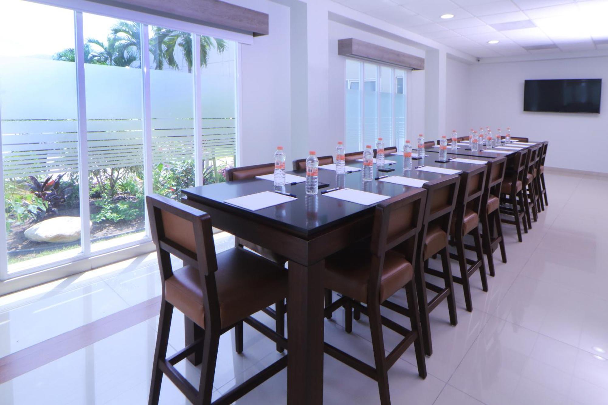 Holiday Inn Express Manzanillo By Ihg Dış mekan fotoğraf